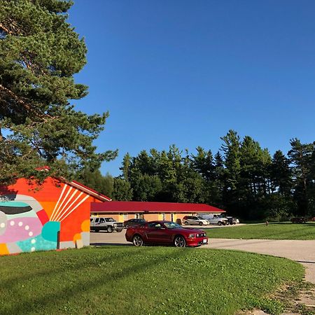 Top Notch Motel Wiarton Eksteriør bilde